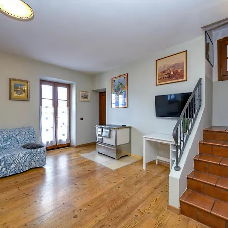 Holiday home Casa Nel Borgo - Casa Oliva *